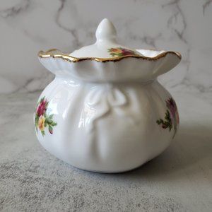 Vintage 22k Gold Royal Albert Old Country Roses Bone China Trinket Box